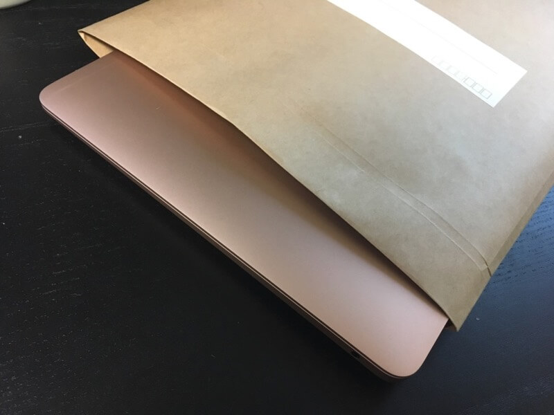 パースルバッグ#4 A4サイズ厚口とMacBook Air Late 2018
